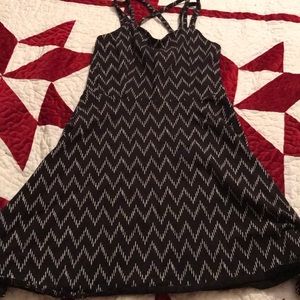 Shorter dress with a cool pattern 😏